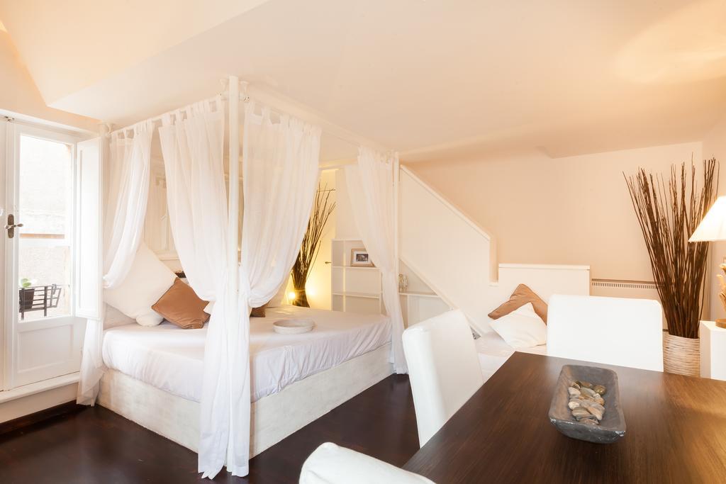 Casa Serena Rom Rum bild