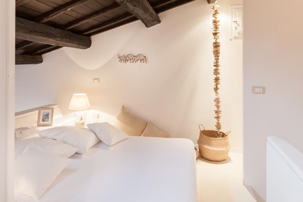 Casa Serena Rom Rum bild